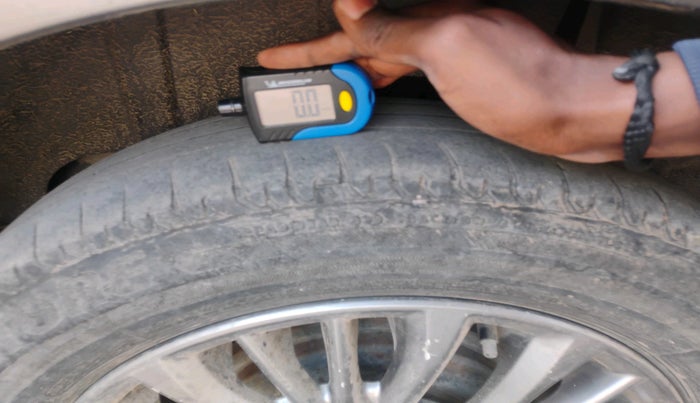 2019 Maruti Ertiga ZXI+ SHVS, Petrol, Manual, 57,041 km, tyre