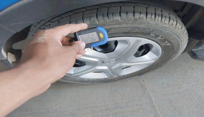 2019 Tata NEXON XMA PETROL, Petrol, Automatic, 37,027 km, tyre