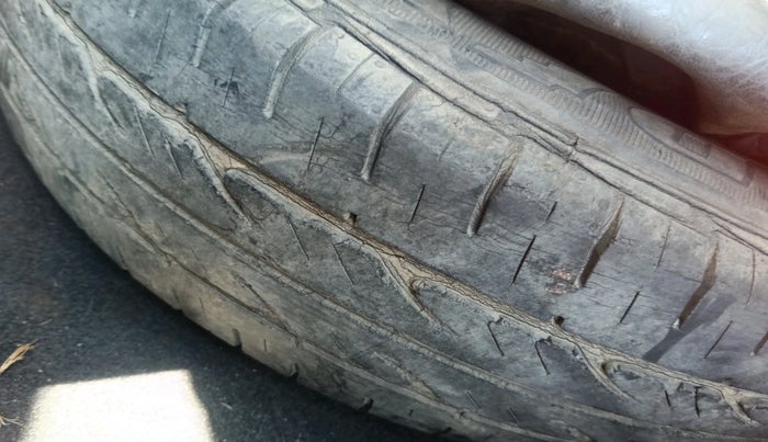 2013 Hyundai Eon D-LITE + LPG, Petrol, Manual, 22,187 km, tyre