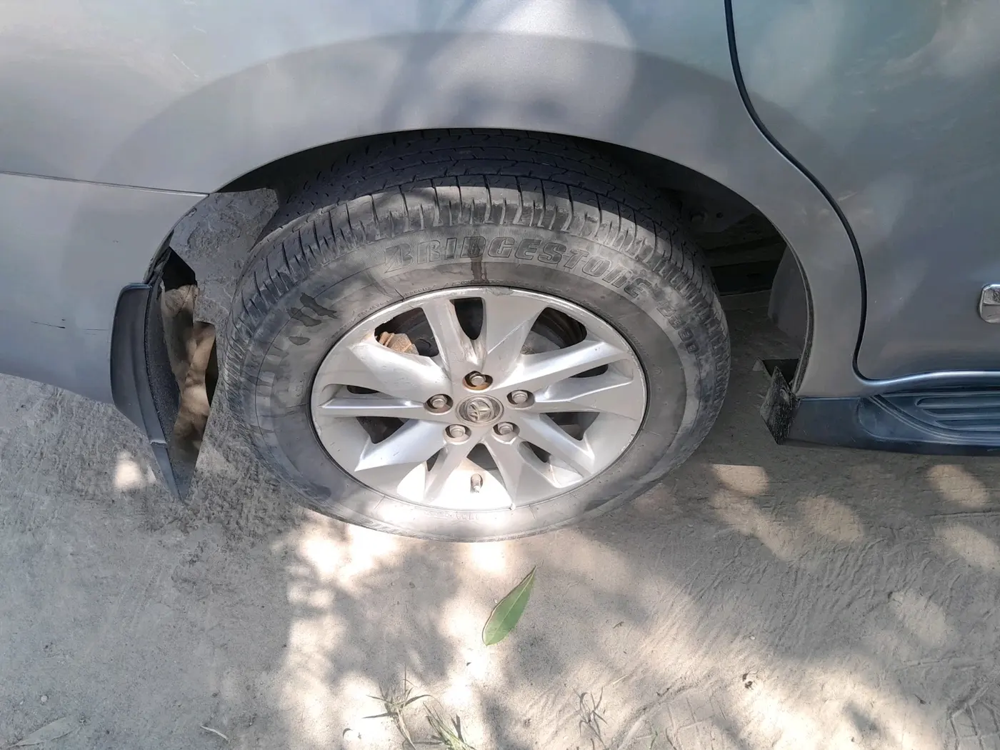 2019 Toyota Innova Crysta 2.8 GX AT 7 STR, Diesel, Automatic, 1,69,168 km, tyre