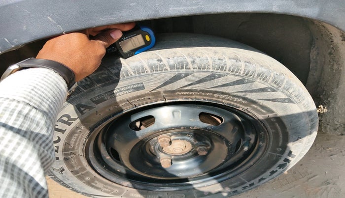 2016 Renault Kwid RXT 0.8, CNG, Manual, 62,664 km, tyre