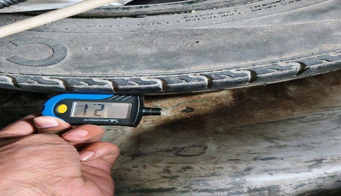 2016 Renault Kwid RXT 0.8, CNG, Manual, 62,664 km, tyre