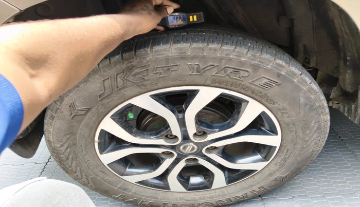 2014 Nissan Terrano XL O (D), Diesel, Manual, 1,13,068 km, tyre