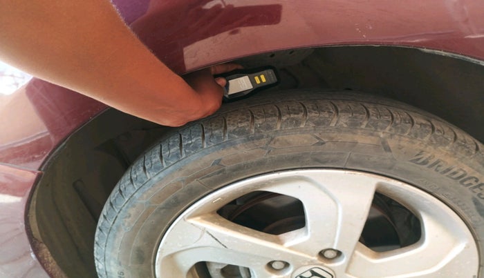 2015 Honda City 1.5L I-VTEC V MT, Petrol, Manual, 1,97,825 km, tyre