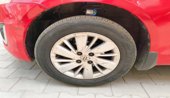 2014 Maruti Swift ZXI, Petrol, Manual, 1,43,223 km, tyre