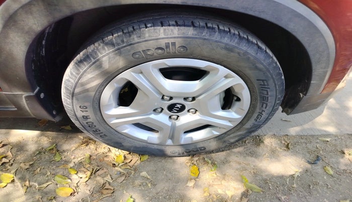 2021 KIA SONET HTX 1.0 IMT, Petrol, Manual, 19,061 km, tyre