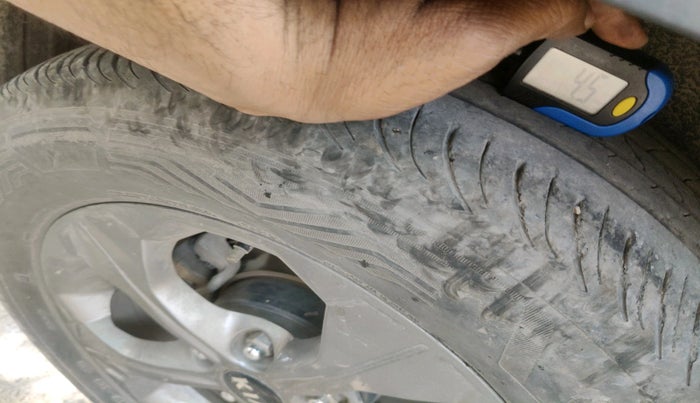 2020 KIA SELTOS HTK PLUS AT 1.5 DIESEL, Diesel, Automatic, 1,23,133 km, tyre