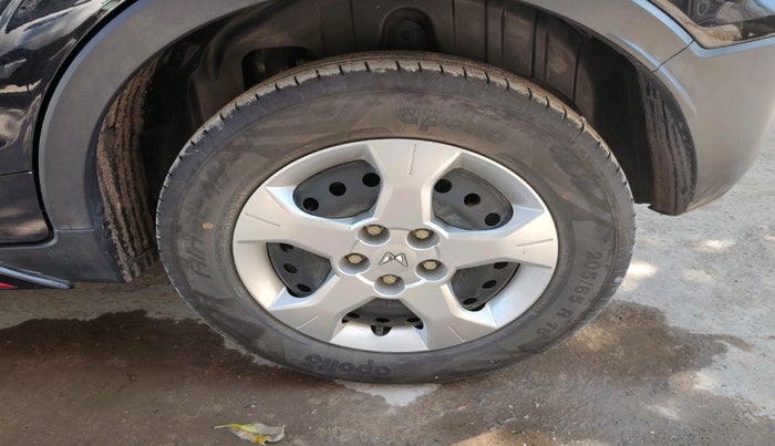 2023 Mahindra XUV300 W6 1.2 PETROL, Petrol, Manual, 17,282 km, tyre