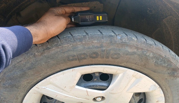 2021 Hyundai VENUE S+ 1.2, Petrol, Manual, 46,871 km, tyre