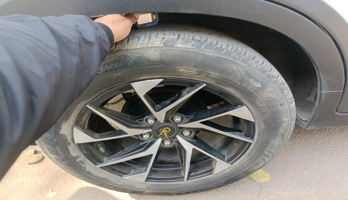 2022 KIA SONET HTK PLUS 1.2, Petrol, Manual, 48,260 km, tyre