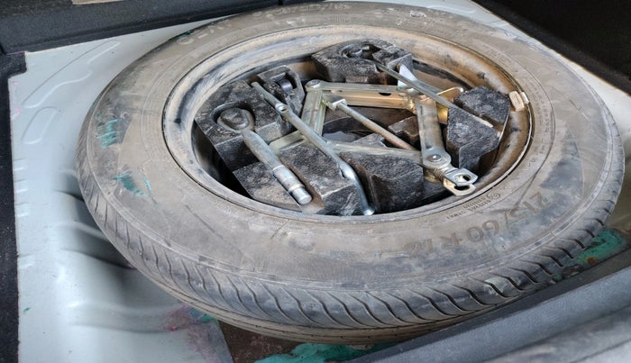 2022 MG ASTOR SUPER 1.5 MT, Petrol, Manual, 1,28,816 km, tyre