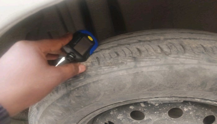 2016 Maruti Swift VXI, Petrol, Manual, 95,686 km, tyre