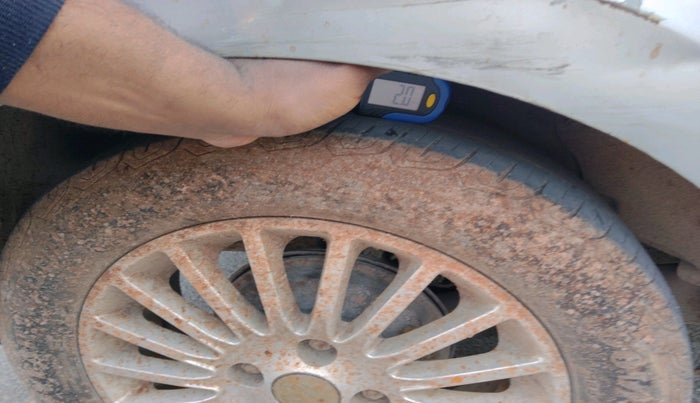 2015 Tata Bolt XT REVOTRON, CNG, Manual, 1,15,693 km, tyre