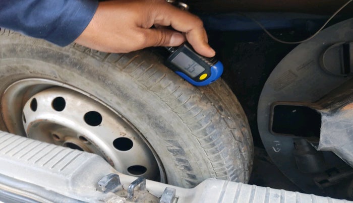 2012 Hyundai i10 ERA 1.1, CNG, Manual, 86,714 km, tyre