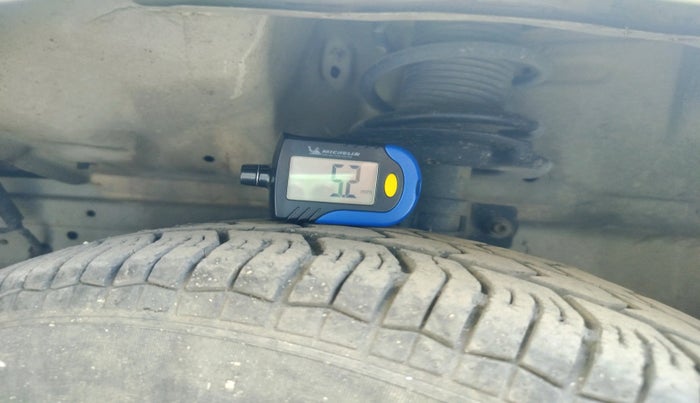 2012 Maruti Swift VXI, Petrol, Manual, 62,000 km, tyre