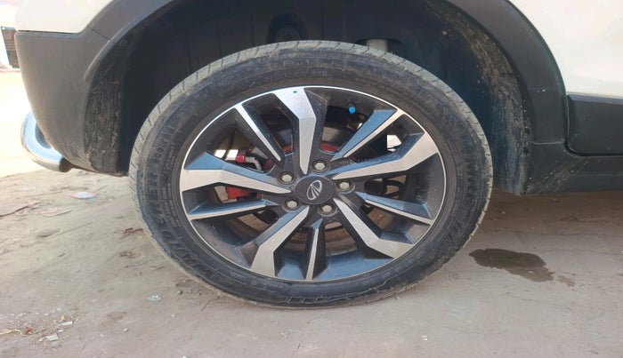 2020 Mahindra XUV300 W8 (O) 1.2 PETROL, Petrol, Manual, 41,553 km, tyre