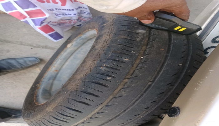 2012 Toyota Etios G, Petrol, Manual, 54,272 km, tyre