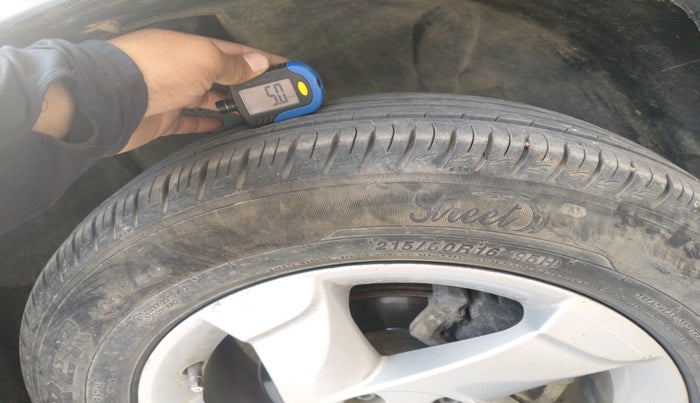 2014 Renault Duster 85 PS RXL DIESEL (OPT), Diesel, Manual, 93,215 km, tyre