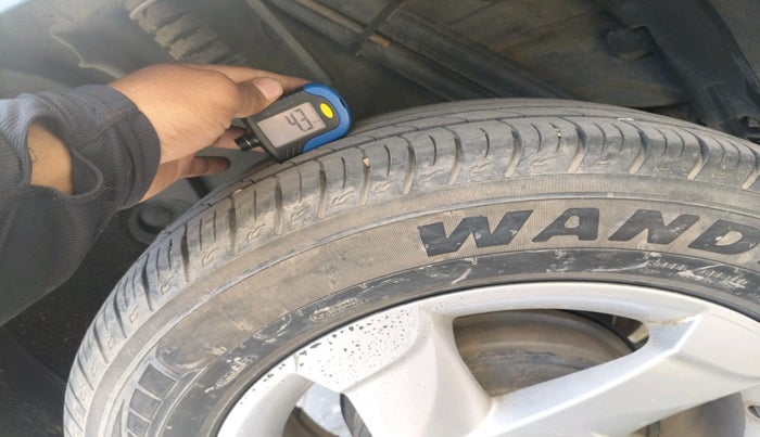 2014 Renault Duster 85 PS RXL DIESEL (OPT), Diesel, Manual, 93,215 km, tyre