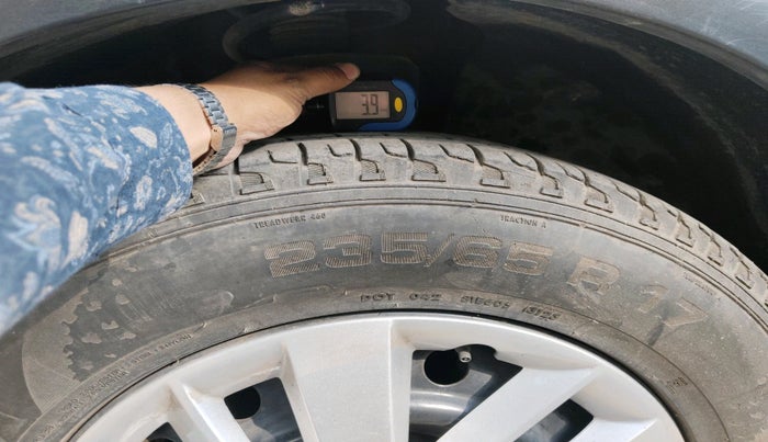 2016 Mahindra XUV500 W6 AT 1.99, Diesel, Automatic, 83,108 km, tyre