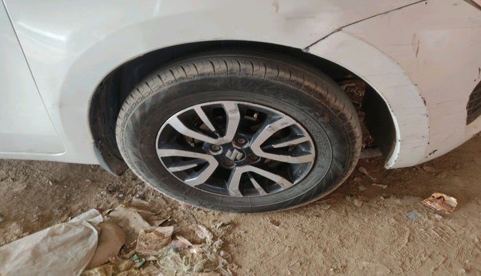 2020 Maruti Swift LXI, CNG, Manual, 81,167 km, tyre