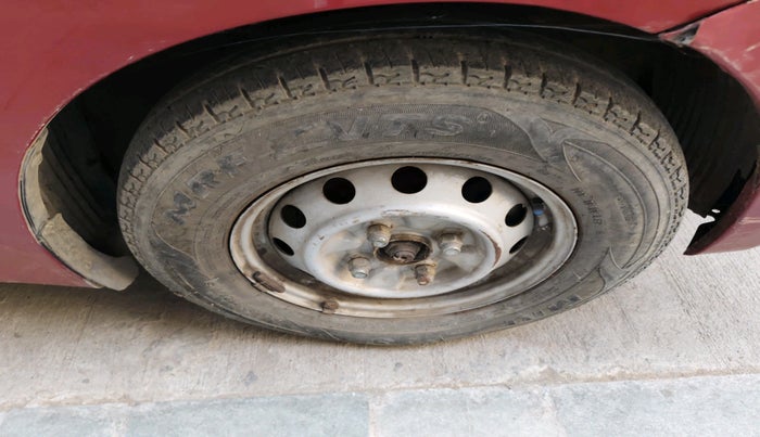 2013 Hyundai Eon D-LITE+, Petrol, Manual, 41,718 km, tyre