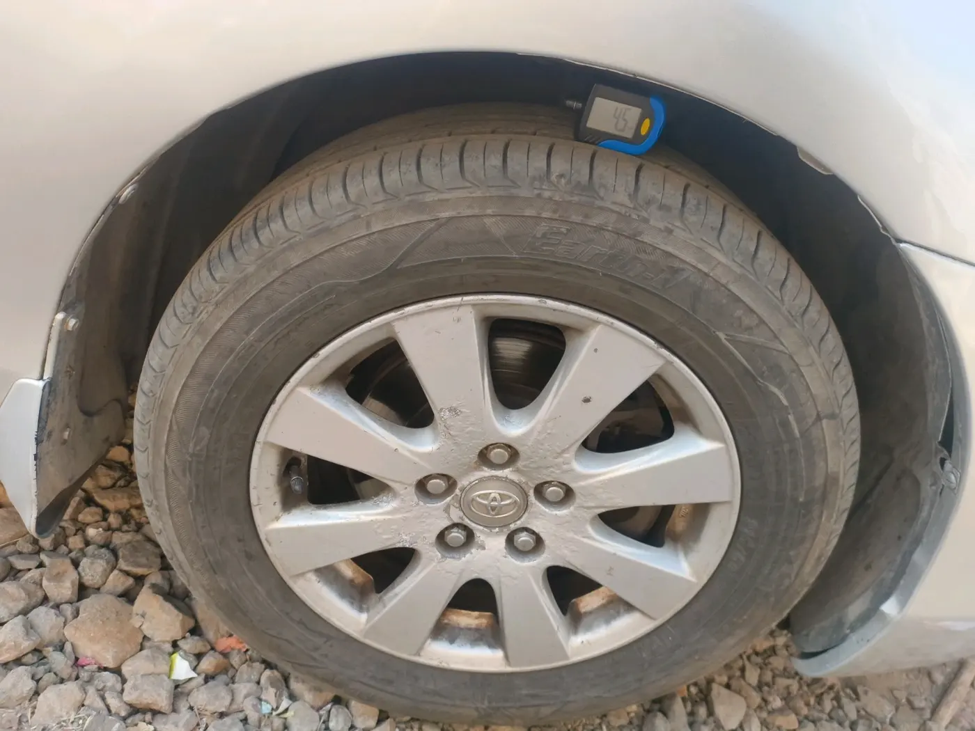 2006 Toyota Camry W2 AT, Petrol, Automatic, 1,45,741 km, tyre