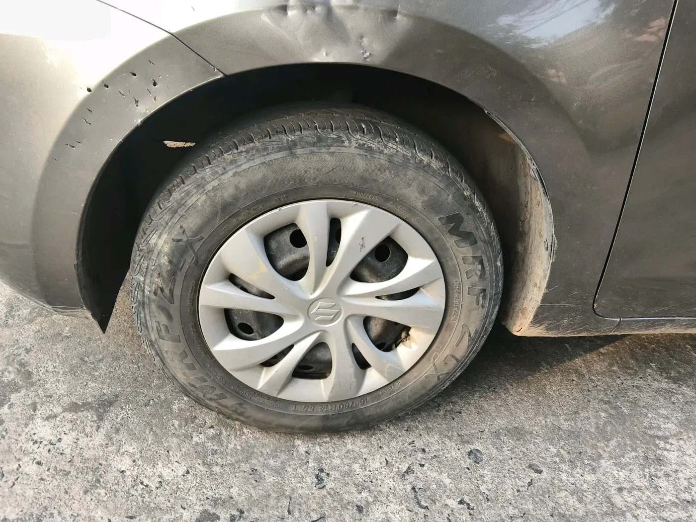 2018 Maruti Swift VXI, Petrol, Manual, 83,362 km, tyre
