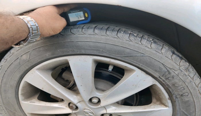 2011 Hyundai Verna FLUIDIC 1.6 VTVT SX, Petrol, Manual, 78,893 km, tyre