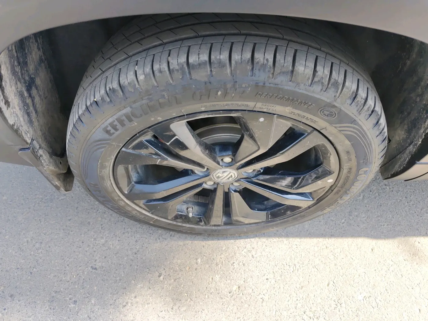 2024 MG HECTOR PLUS Sharp Pro Snowstorm 1.5 Turbo CVT 7 STR, Petrol, Automatic, 32,257 km, tyre