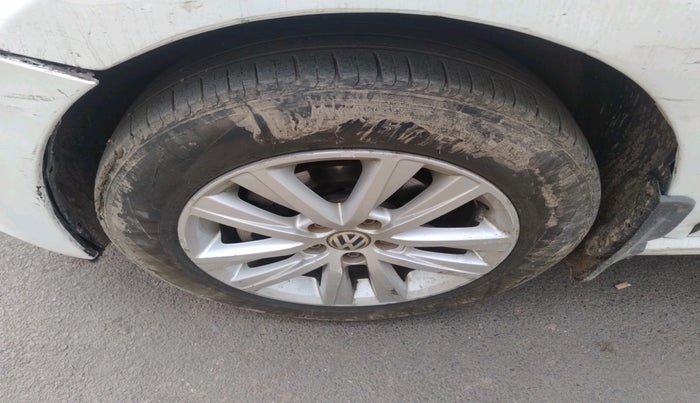 2012 Volkswagen Polo HIGHLINE1.2L, Petrol, Manual, 86,214 km, tyre