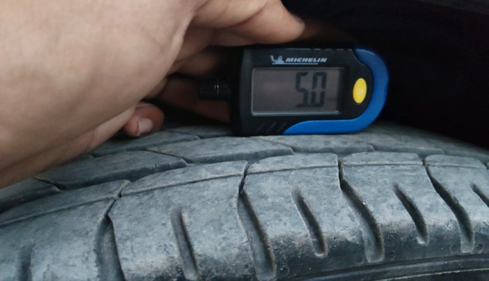 2014 Maruti Ertiga ZXI, Petrol, Manual, 1,10,014 km, tyre