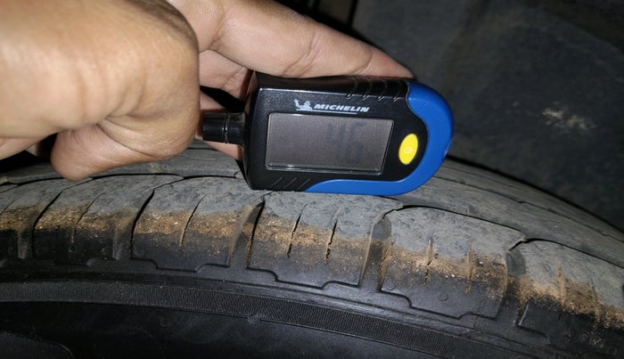 2014 Maruti Ertiga ZXI, Petrol, Manual, 1,10,014 km, tyre