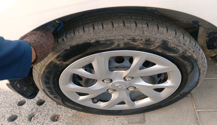 2018 Hyundai Grand i10 SPORTZ 1.2 KAPPA VTVT, Petrol, Manual, 54,524 km, tyre