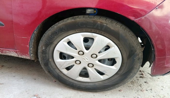 2011 Hyundai i10 MAGNA 1.2, Petrol, Manual, 1,02,124 km, tyre