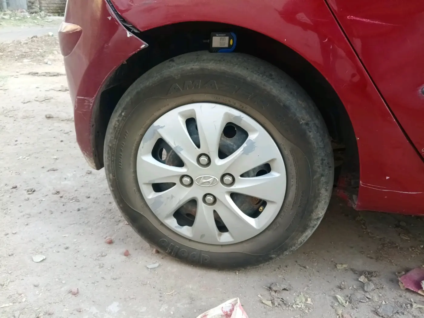 2011 Hyundai i10 MAGNA 1.2, Petrol, Manual, 1,02,124 km, tyre