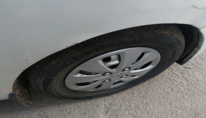 2011 Hyundai i10 MAGNA 1.2, CNG, Manual, 1,34,517 km, tyre