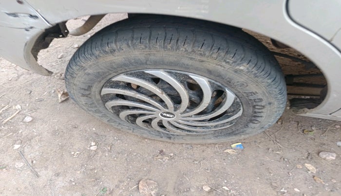 2014 Maruti Alto 800 LXI, Petrol, Manual, 61,379 km, tyre