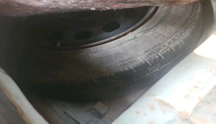 2012 Ford Figo ZXI 1.4 DIESEL, Diesel, Manual, 1,04,655 km, tyre