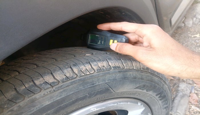 2017 Renault Kwid RXT 1.0 AMT (O), CNG, Automatic, 78,131 km, tyre