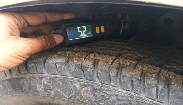 2014 Honda Brio S MT, Petrol, Manual, 73,593 km, tyre