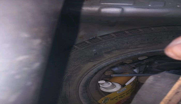 2014 Honda Brio S MT, Petrol, Manual, 73,593 km, tyre