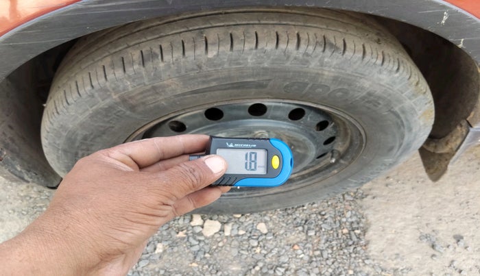 2017 Mahindra XUV500 W6, Diesel, Manual, 95,729 km, tyre