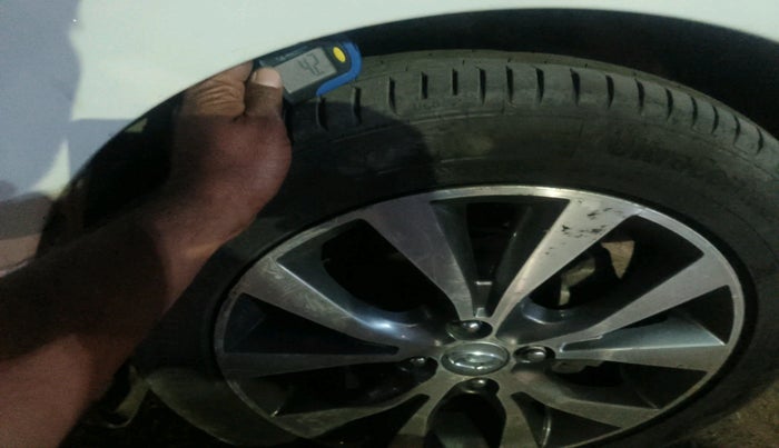 2017 Hyundai Verna 1.6 CRDI SX (O), Diesel, Manual, 97,488 km, tyre