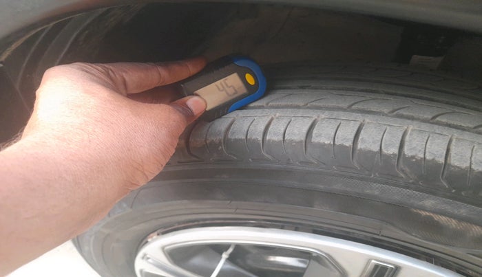 2018 Maruti Vitara Brezza VDI, Diesel, Manual, 1,44,288 km, tyre