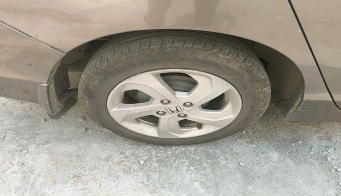 2016 Honda City 1.5L I-VTEC V MT, Petrol, Manual, 1,35,531 km, tyre