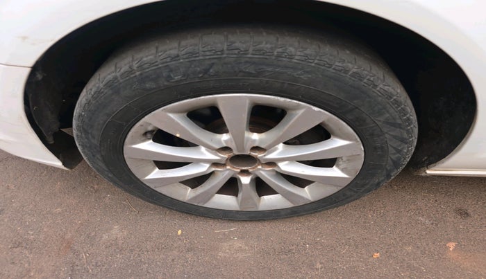 2011 Audi A6 2.0 TDI, Diesel, Automatic, 1,37,324 km, tyre