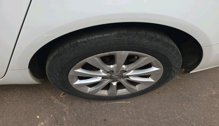 2011 Audi A6 2.0 TDI, Diesel, Automatic, 1,37,324 km, tyre