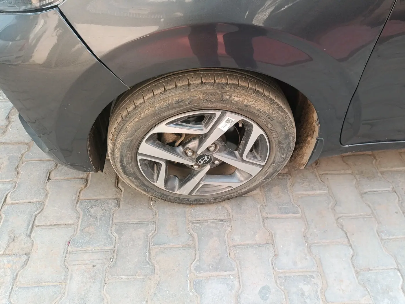 2024 Hyundai AURA SX 1.2 CNG, CNG, Manual, 29,918 km, tyre