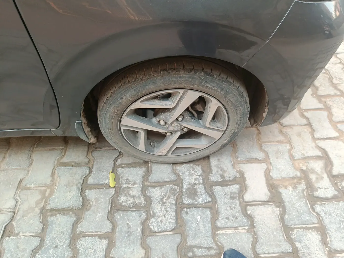 2024 Hyundai AURA SX 1.2 CNG, CNG, Manual, 29,918 km, tyre